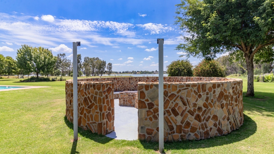 7 Bedroom Property for Sale in Metsimaholo Free State